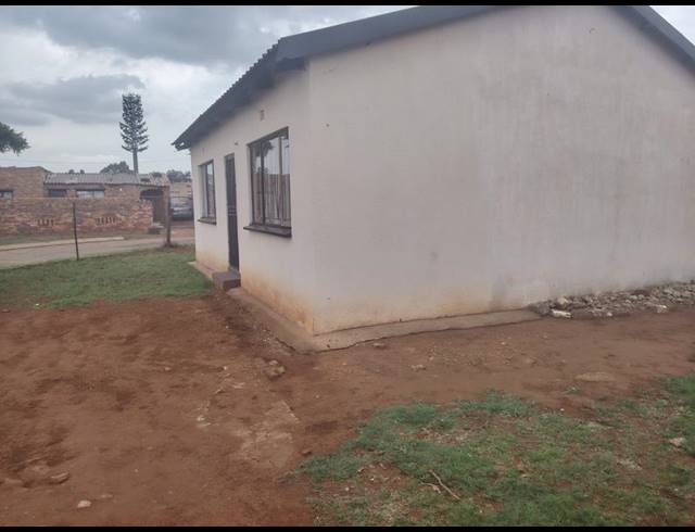 2 BEDROOM HOUSE FOR SALE IN VOSLOORUS EXT